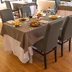 Hotel Logis - Au Colombier Du Touron