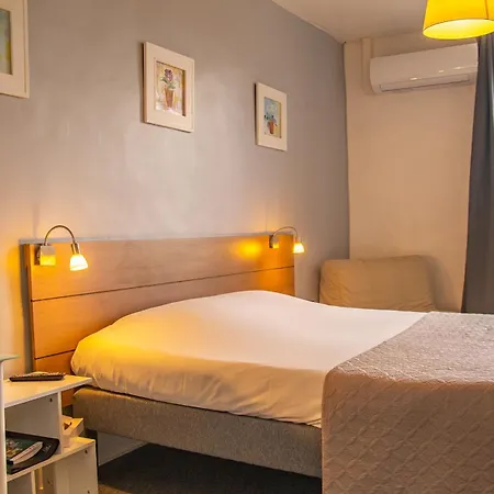 Hotel Logis - Au Colombier Du Touron 3*