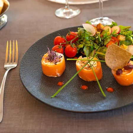 Hotel Logis - Au Colombier Du Touron 3*