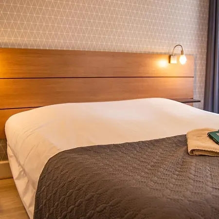 Hotell Logis - Au Colombier Du Touron Brax (Lot-et-Garonne)