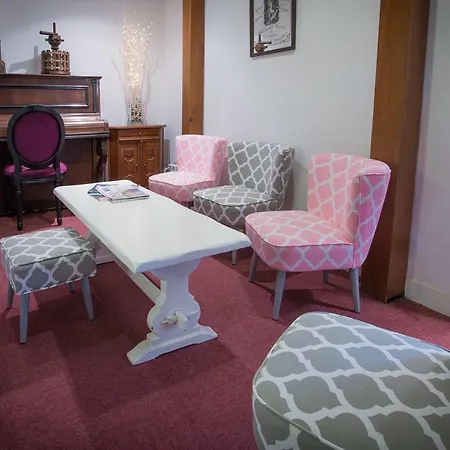 Hotell Logis - Au Colombier Du Touron Brax (Lot-et-Garonne)
