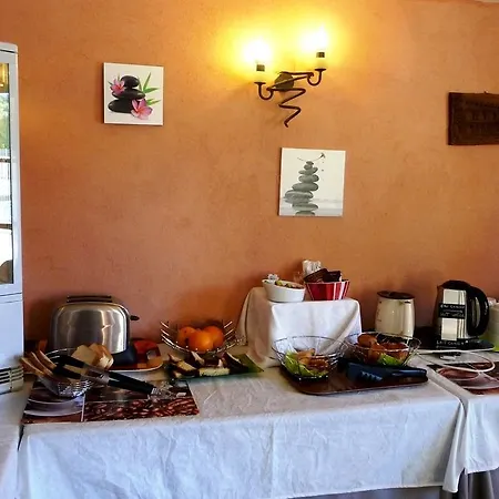 Hotel Logis - Au Colombier Du Touron